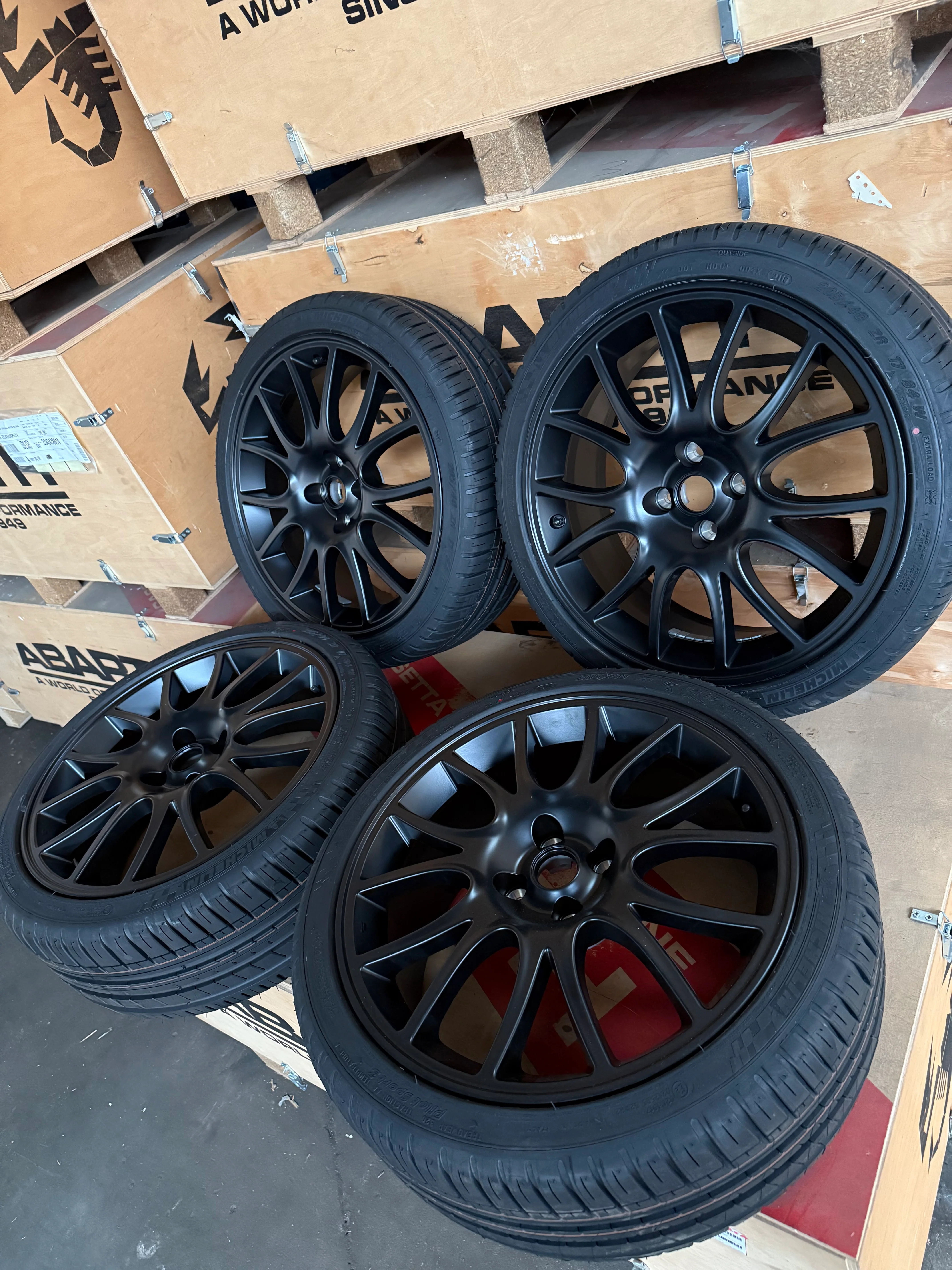 Cerchi Abarth Tributo Ferrari OEM 17" Neri - Image 2