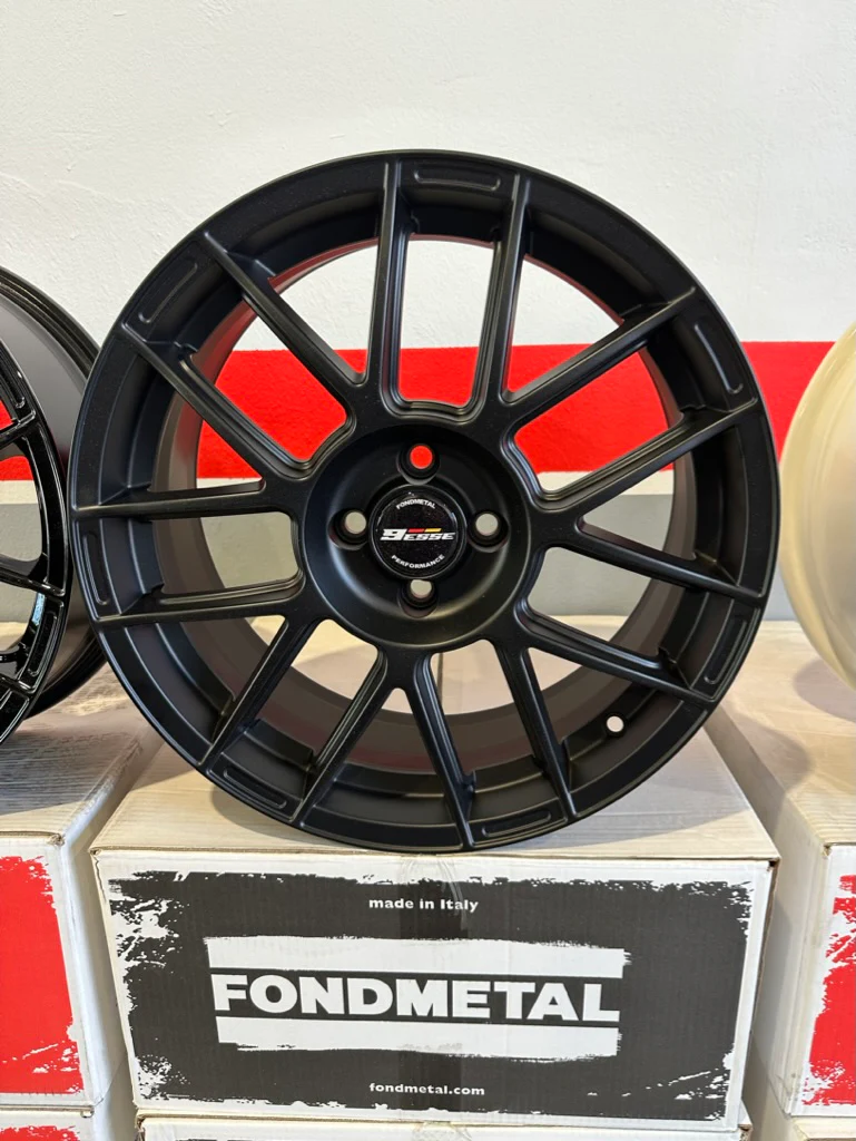 SET 4 CERCHI FONDMETAL 9ESSE DA 17" PER 500/595 ABARTH OFFERTISSIMA - Image 3