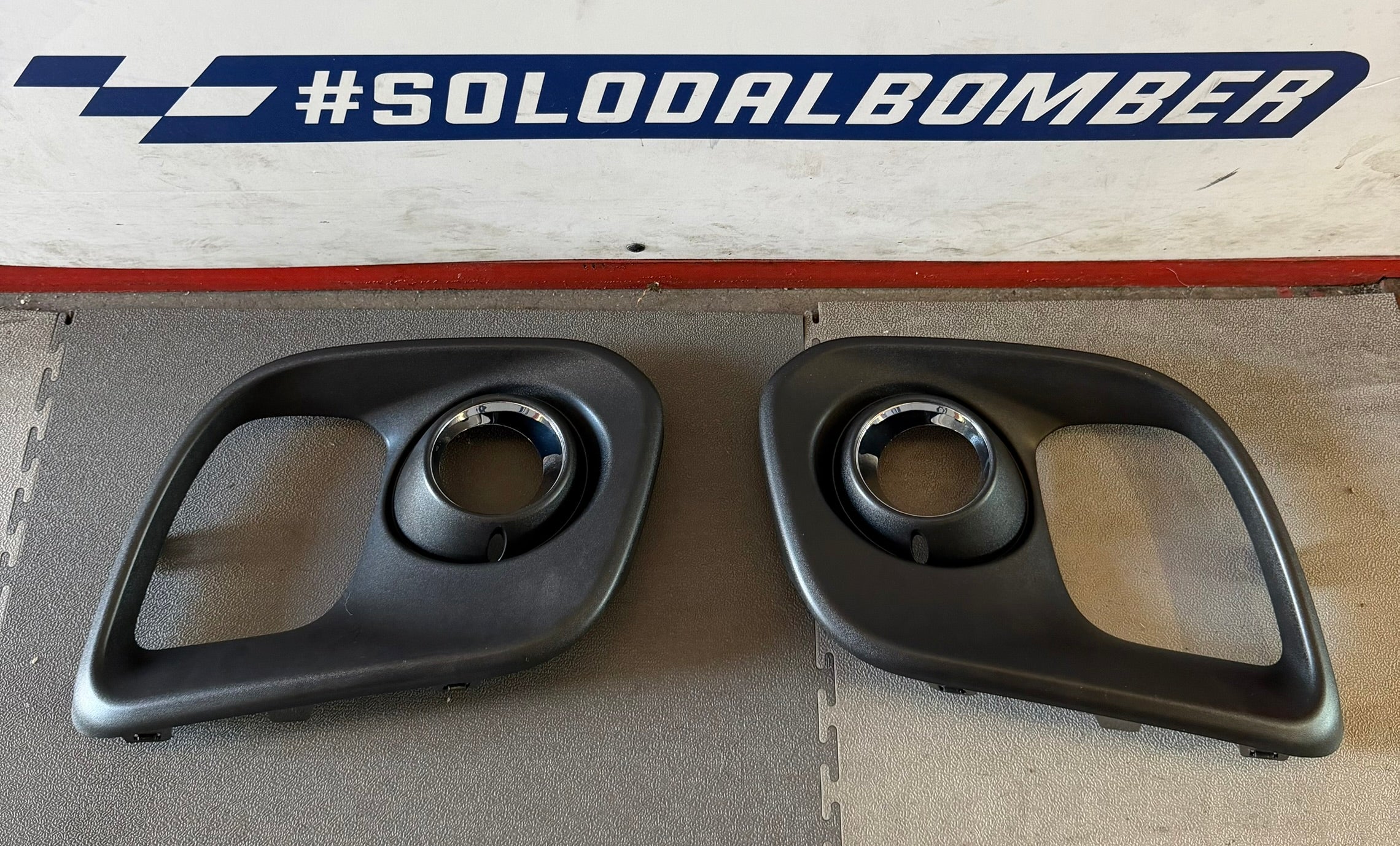 COPPIA modanature paraurti Anteriore  Fiat 500 Abarth 595 - 695 CORNICE FENDINEBBIA 735649337-735649338