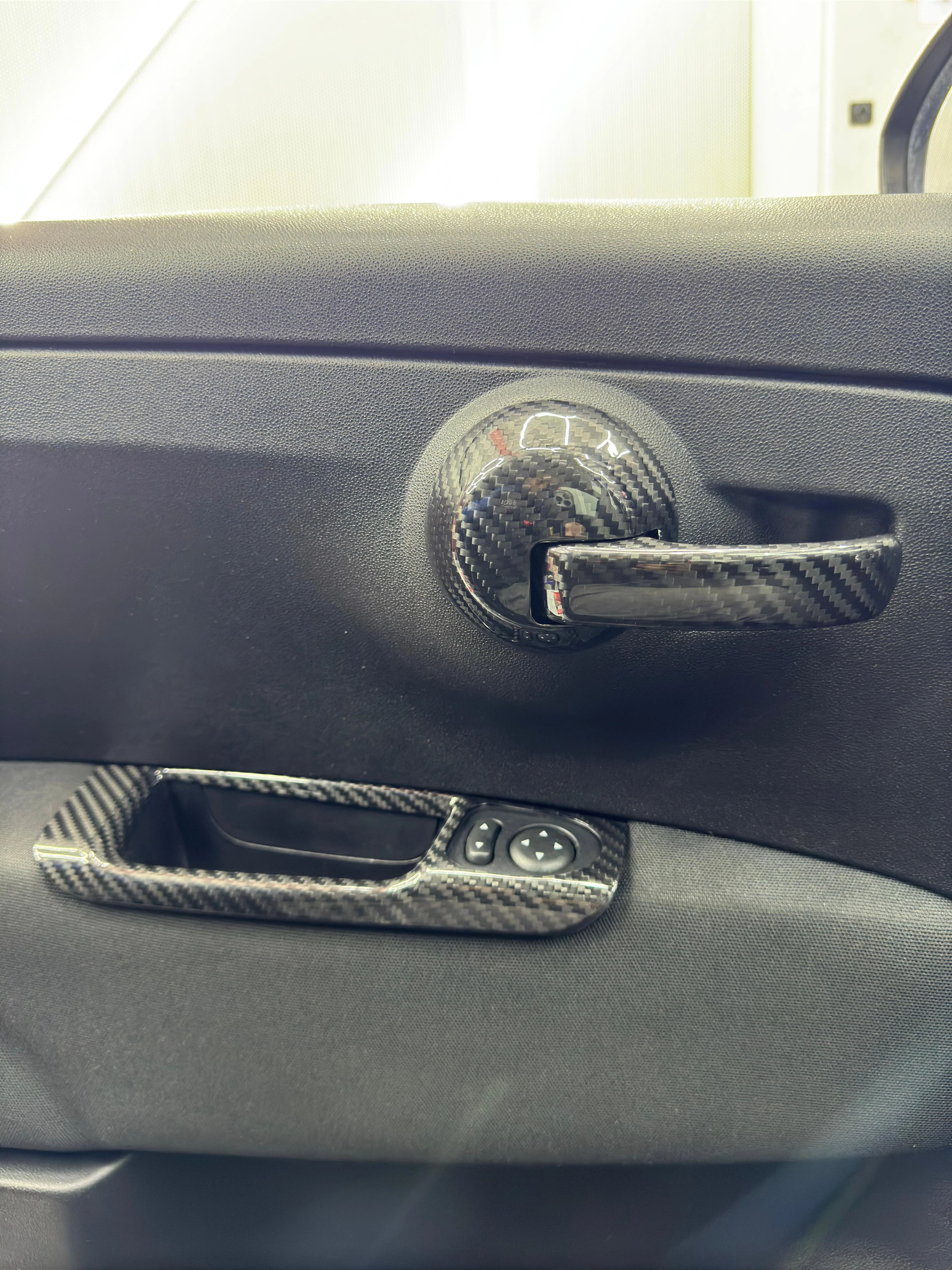Coppia Cover Maniglie Interne in CARBONIO Abarth 595 - 695 - Fiat 500 - Image 5
