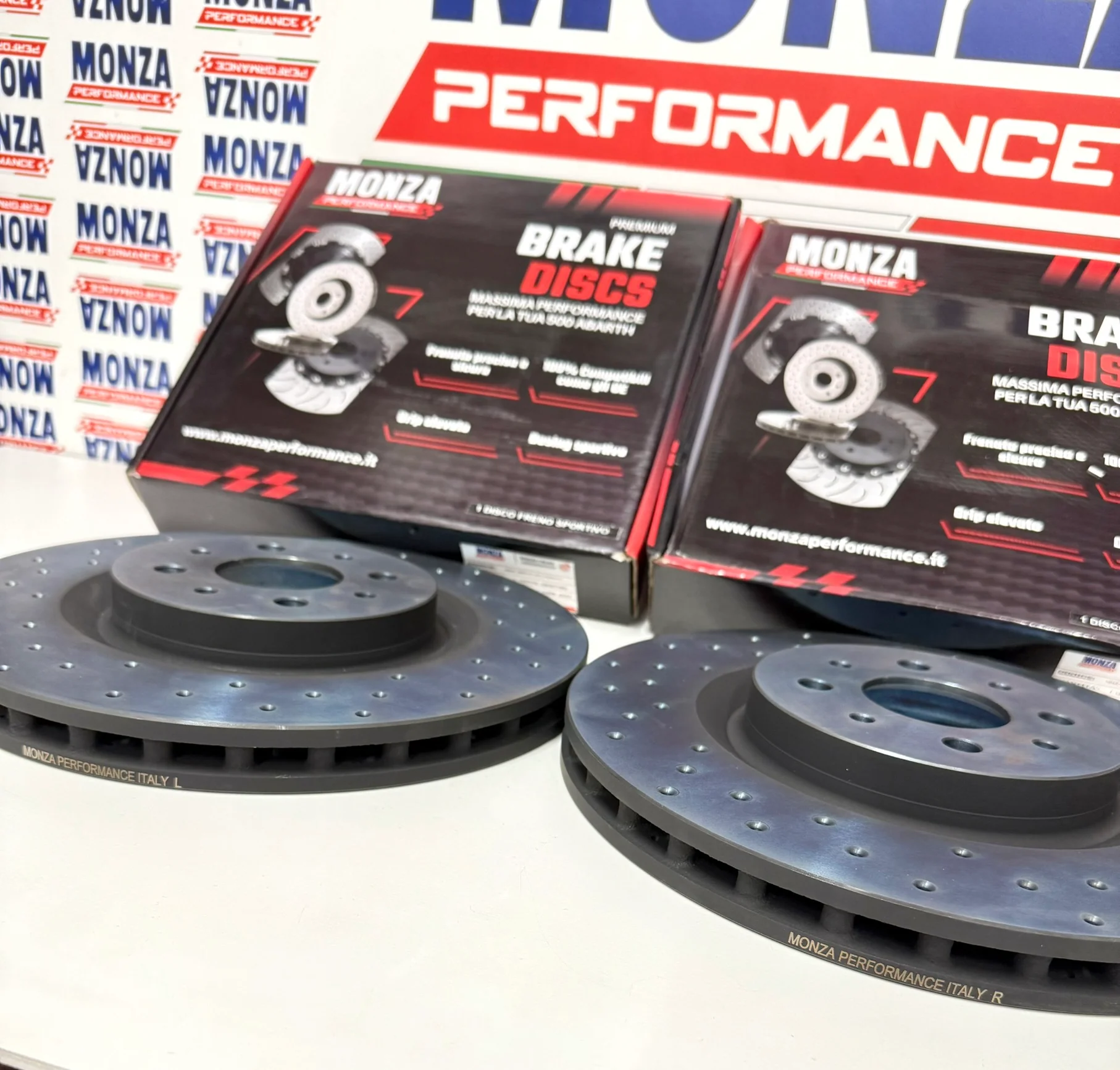 Dischi freno forati DIREZIONALI 595 competizione 305mm Monza Performance - Image 2