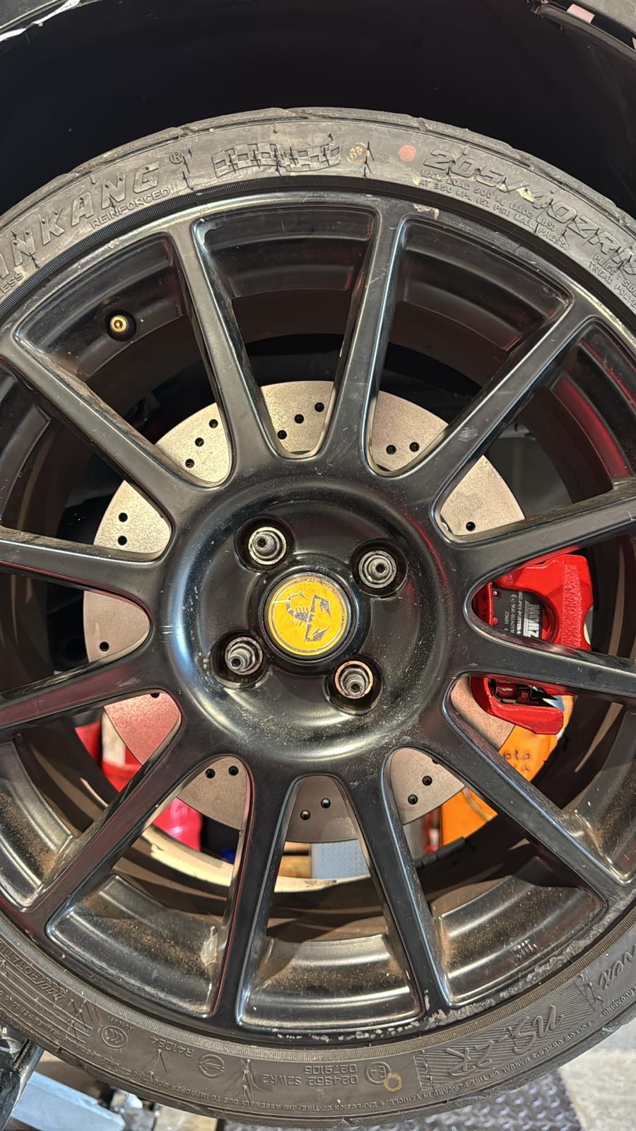 Kit dischi freno Monza performance forati posteriori MAGGIORATI 305mm per tutte le Abarth 500 - Image 4