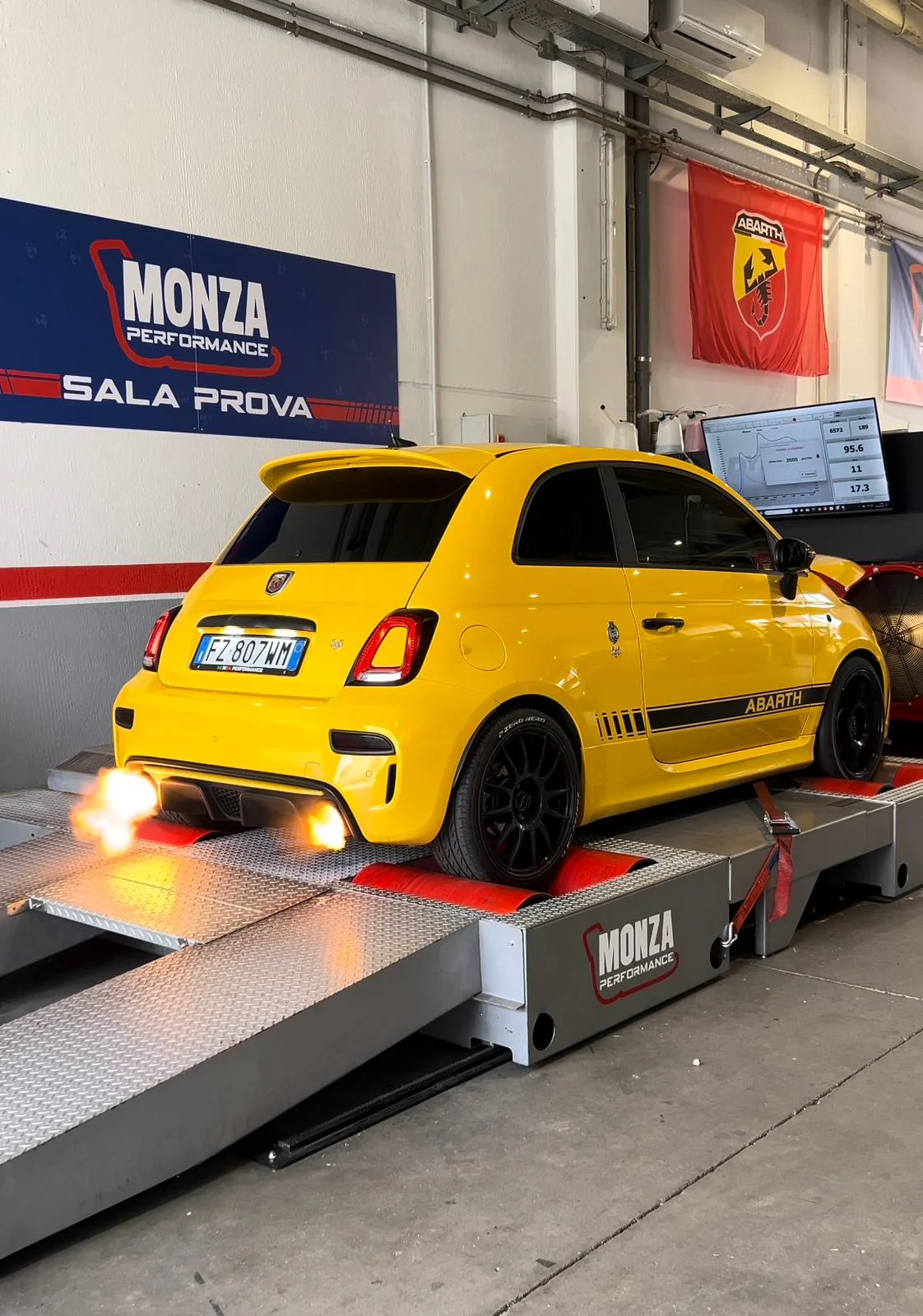 Adesivo Kit strisce fasce laterali 500 abarth 2016-2024 - Image 8