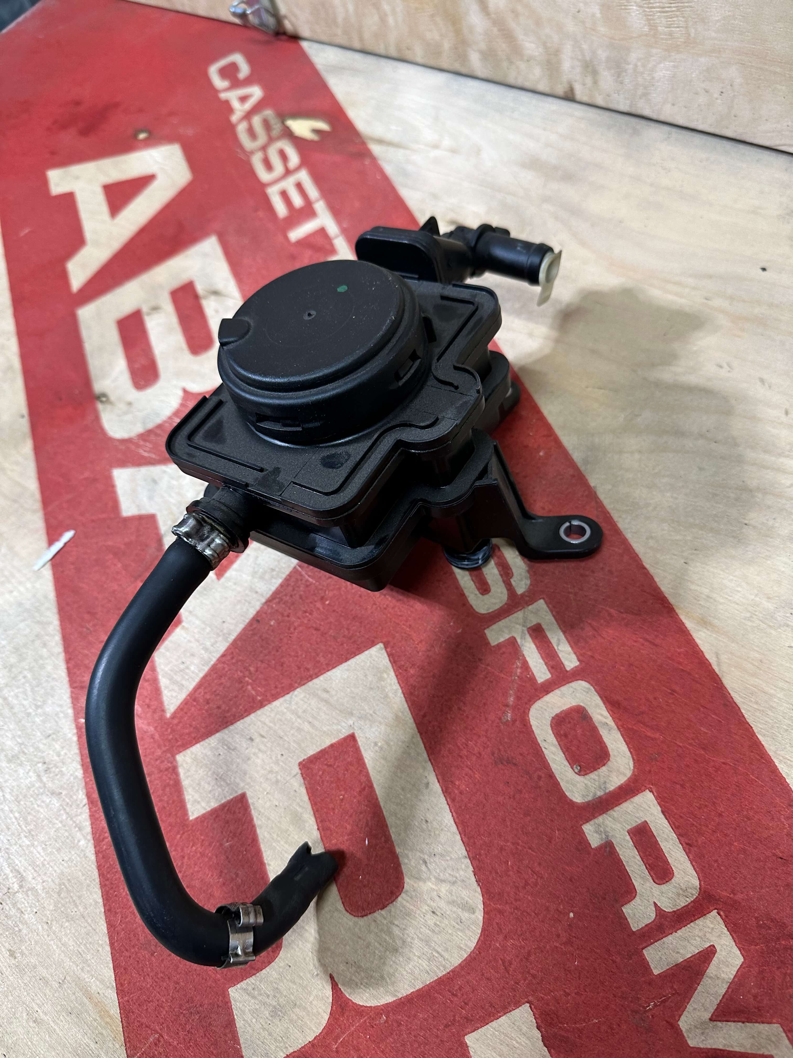 Ricambio decanter originale 500 abarth nuovo - Image 3