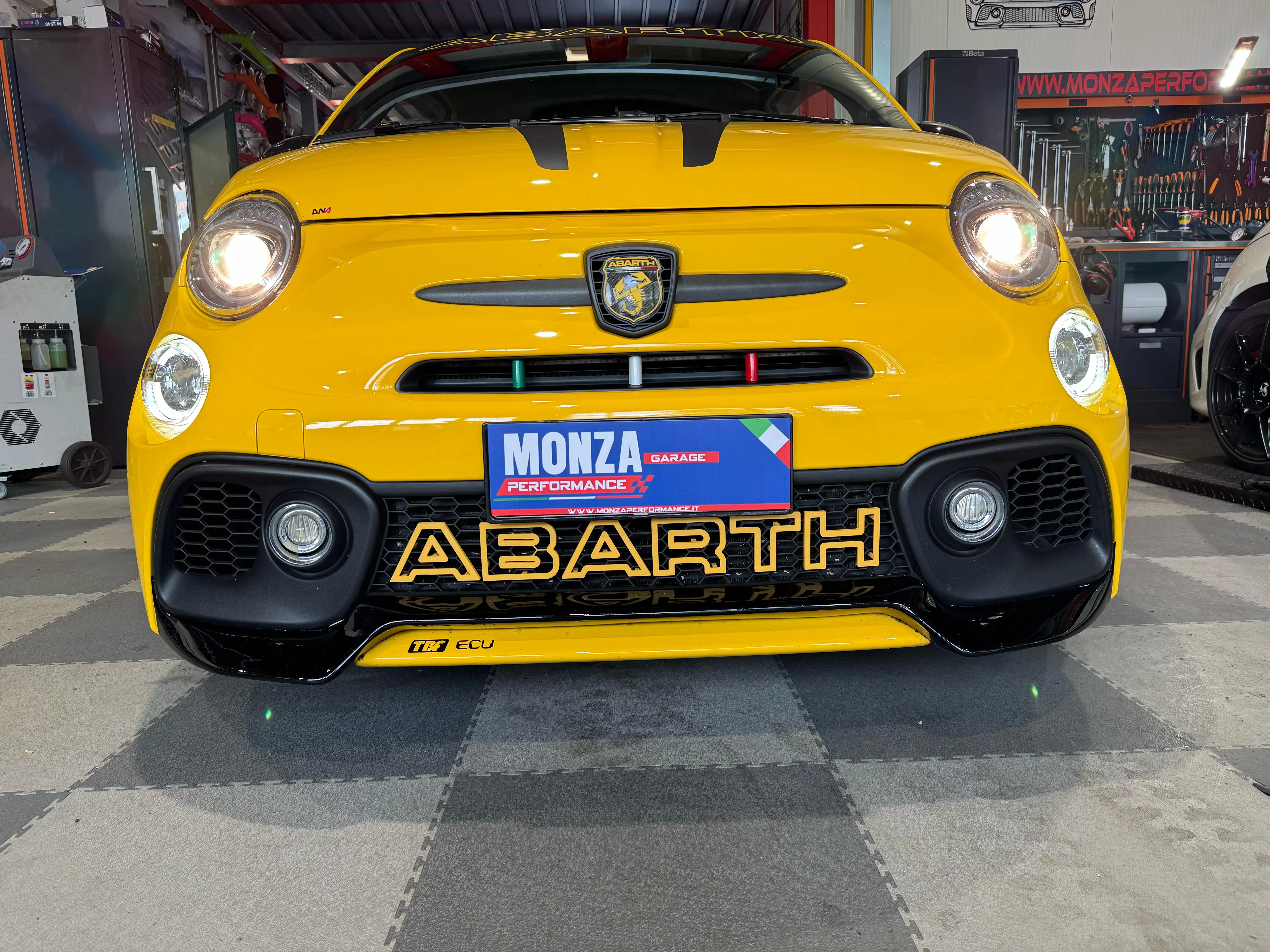 Scritta ABARTH griglia anteriore Restyling - Image 23