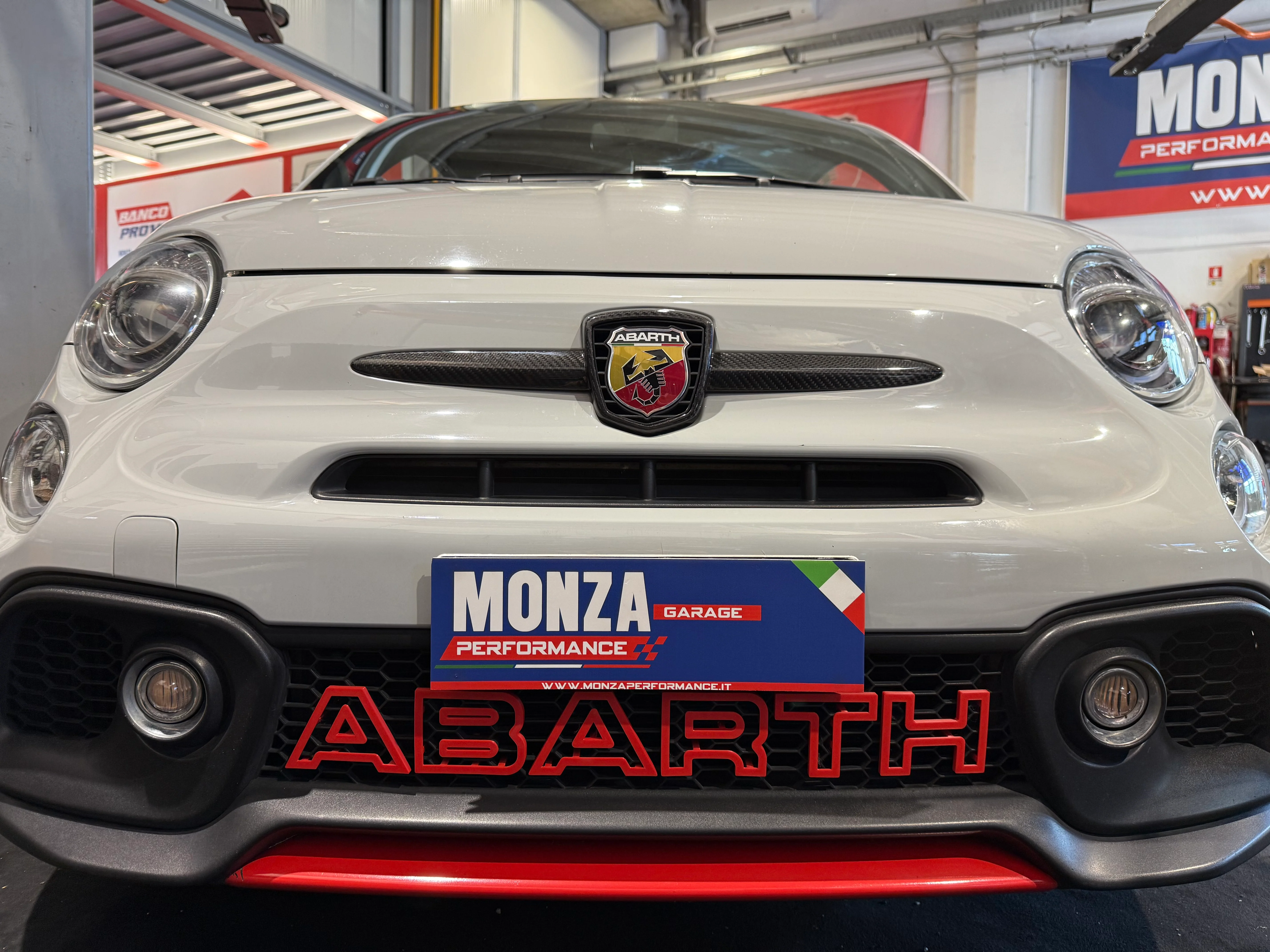 Scritta ABARTH griglia anteriore Restyling - Image 46
